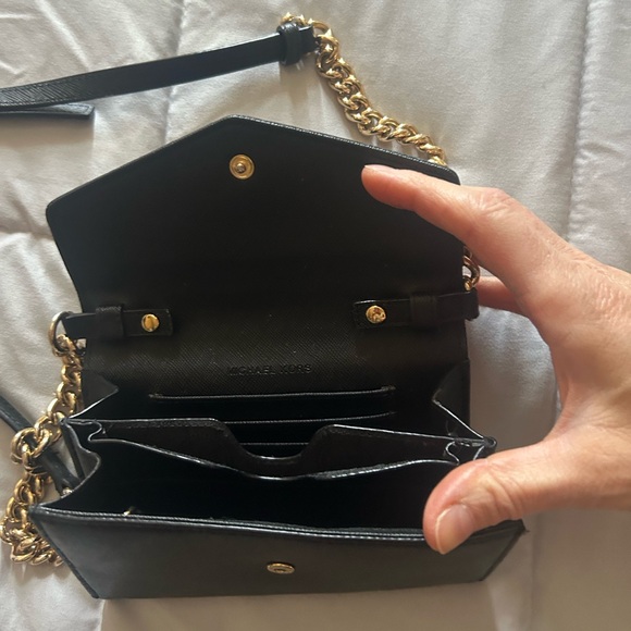 Michael Kors wallet on a chain - Picture 5 of 10